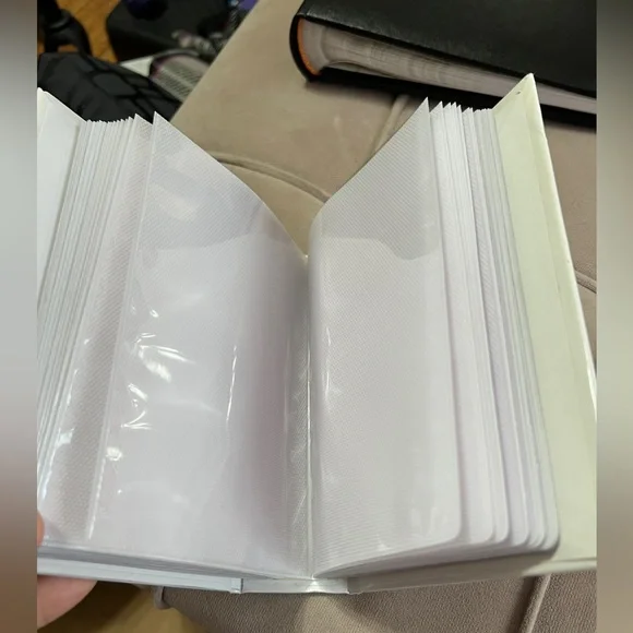 New York Themed Photo Album - White - Picture 4 of 4